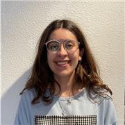 Estudiante de último curso de Educación Primaria imparte clases a niños de entre 6-12 años de todas las materias